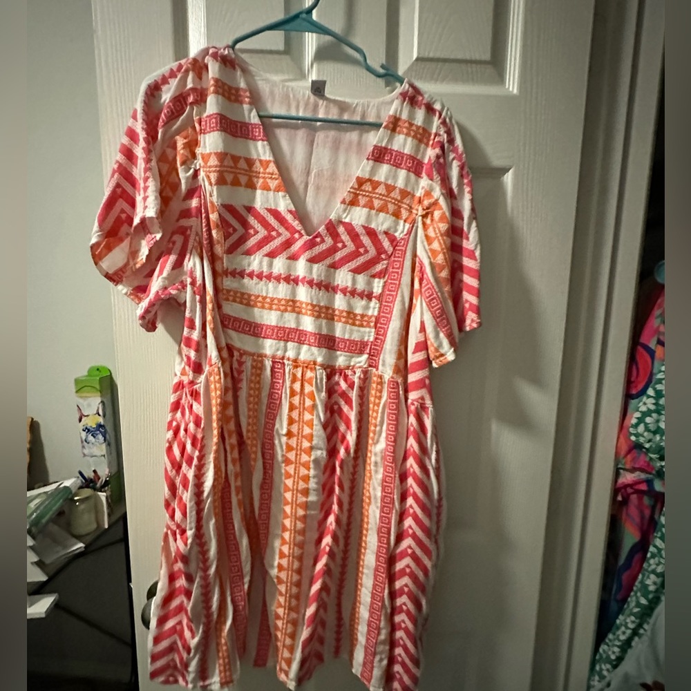 Beautiful dress with an Aztec pattern!